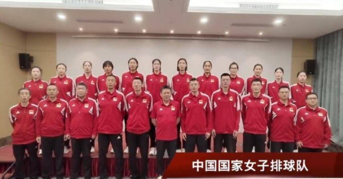 她拿出帕子来给他擦拭着，娘和姐姐是怎么教导你的？不准来河边耍，咋不听话？小安道：我是过来给姐姐报信的，我瞅见姐夫的马车进村啦，车边还跟着两个骑马的人……啊？男的女的？你认得不？杨若晴赶紧问。